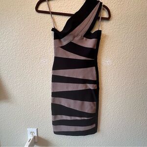 Elegant Black and Beige Striped Bodycon One-Shoulder Dress. Size XS